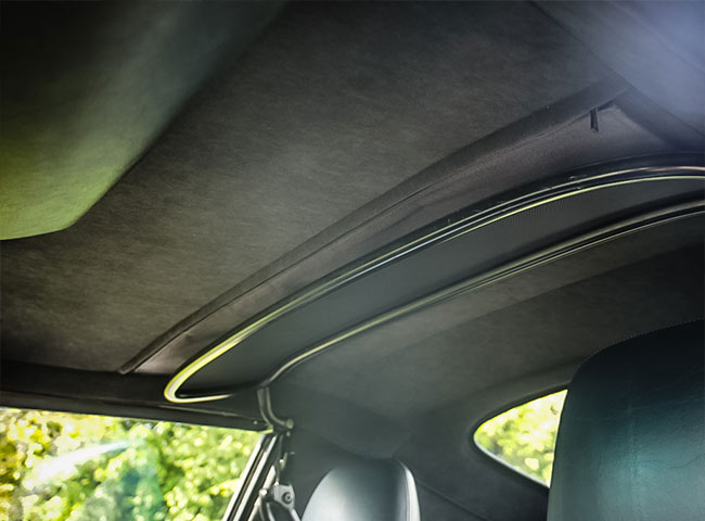 Inclusive a new headliner for the Porsche 911 993 Cabriolet CURRUS® SPEEDSTER-STYLE convertible top